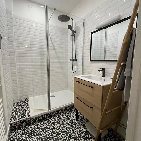 3 Pieces Plein Centre 公寓 *